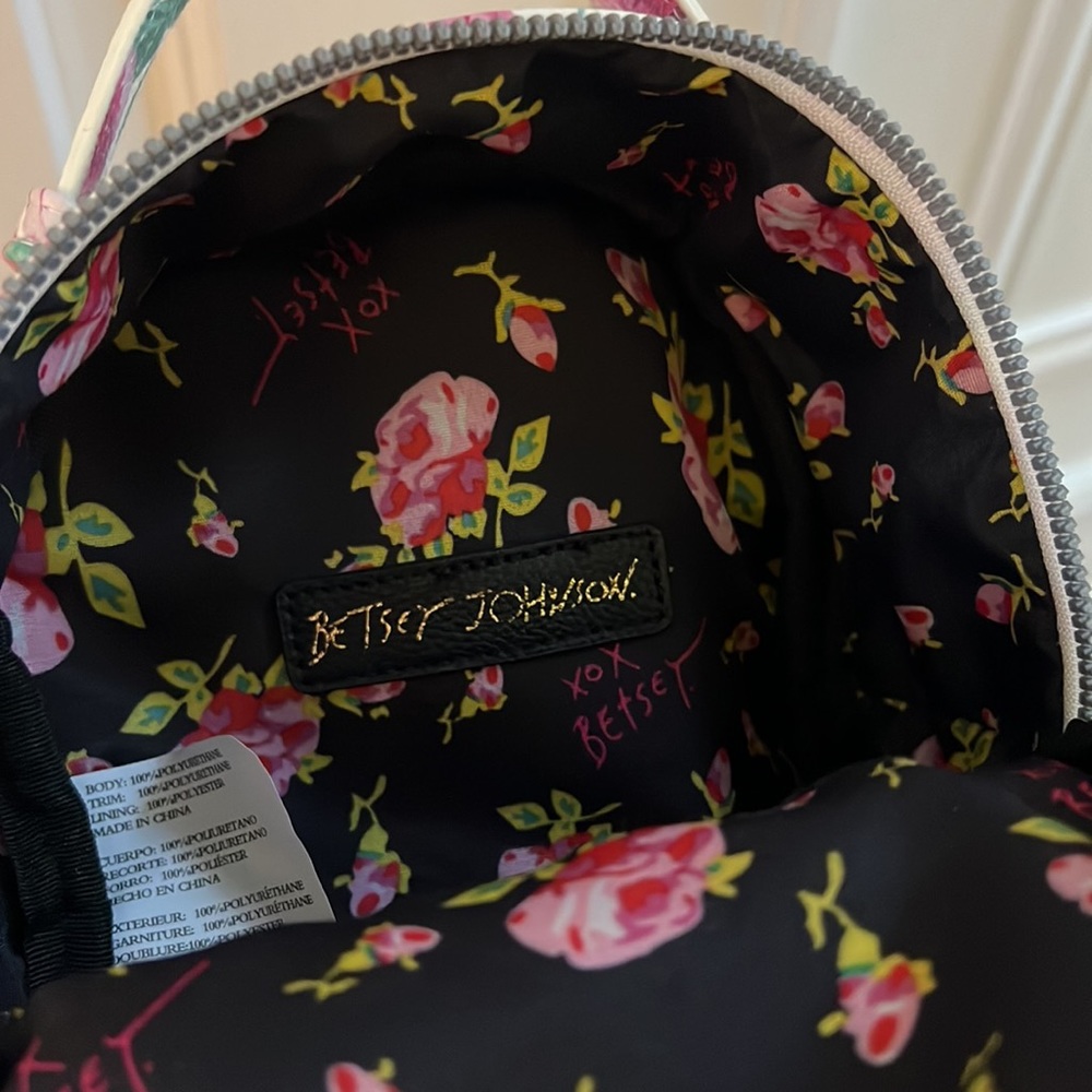 Betsey Johnson Roses & Puppy Mini Backpack - NWOT - Picture 3 of 4